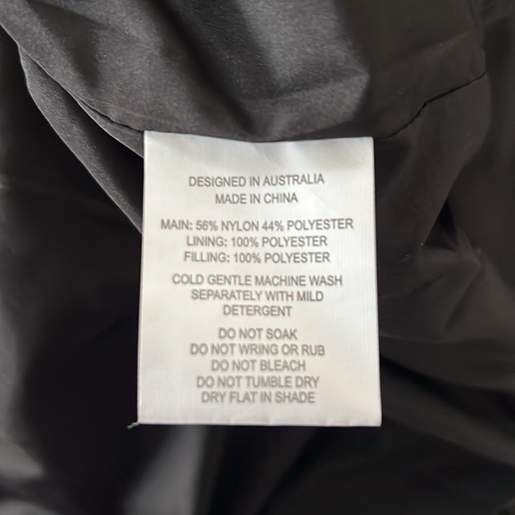 White Closet quilted design size M/L - Picture 4 of 6